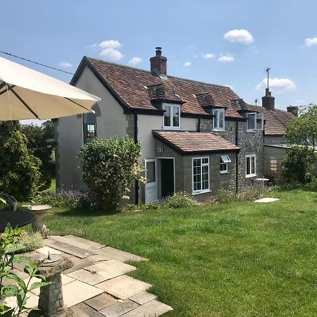 Charming Modernized Country Cottage Near Mere, Wiltshire Mere  Kültér fotó