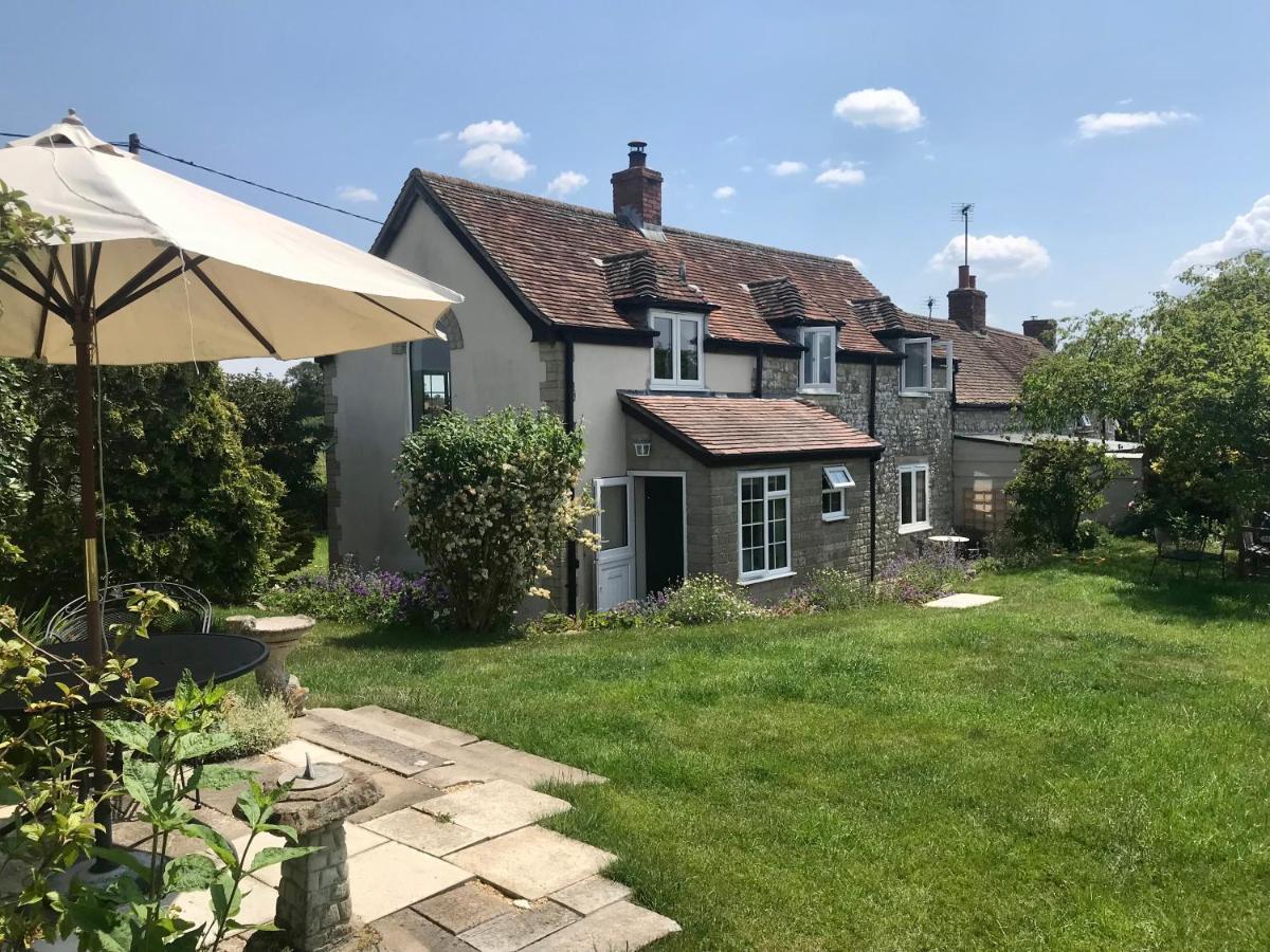 Charming Modernized Country Cottage Near Mere, Wiltshire Mere  Kültér fotó