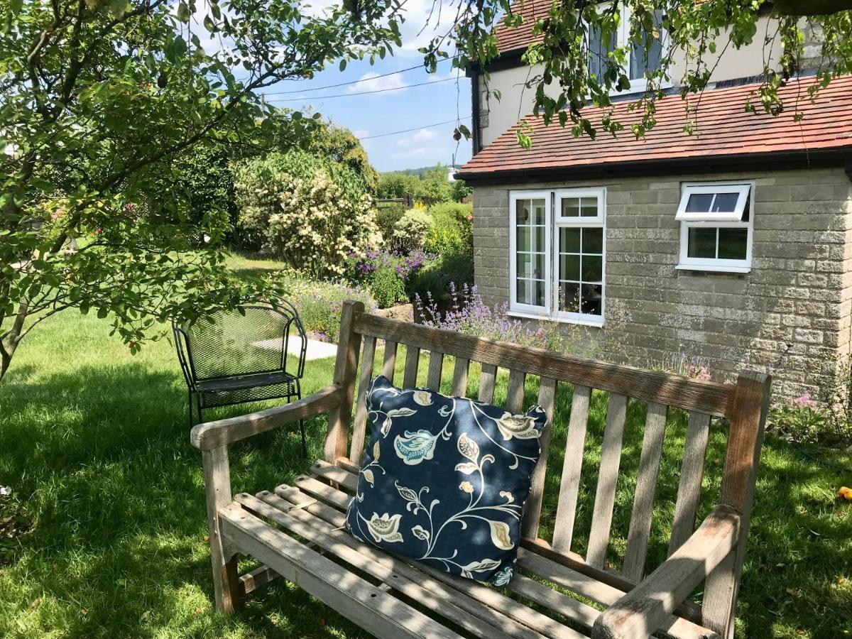 Charming Modernized Country Cottage Near Mere, Wiltshire Mere  Kültér fotó