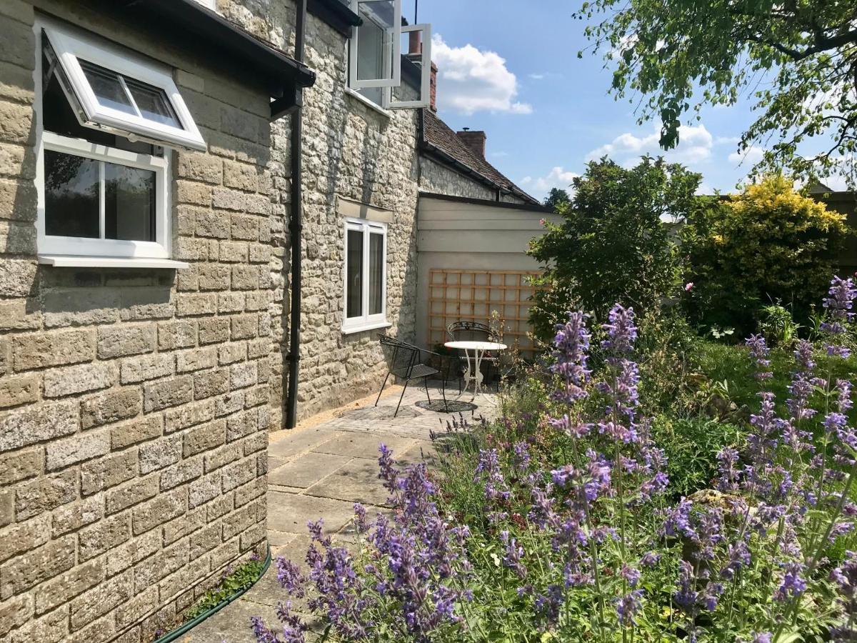 Charming Modernized Country Cottage Near Mere, Wiltshire Mere  Kültér fotó